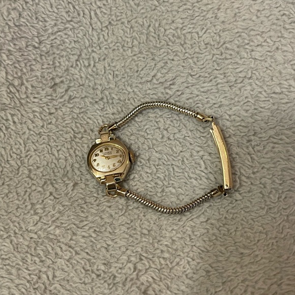 (Selling AS IS) Authentic VINTAGE Oval Gruen 1/20 12K GOLDFILLED LADIES 7” long - Picture 9 of 9
